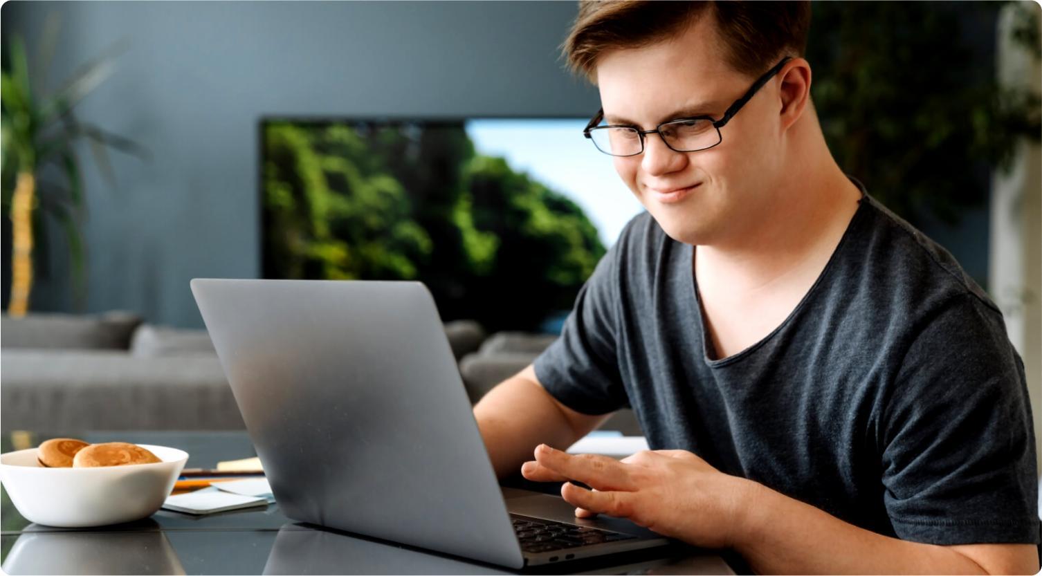 Arbeit mit Finanzdokumenten und digitalen Tools